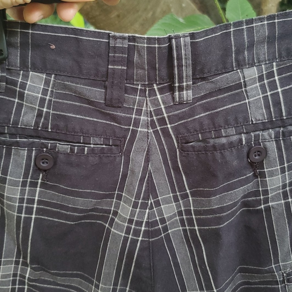 Burnside Shorts - Picture 3 of 4